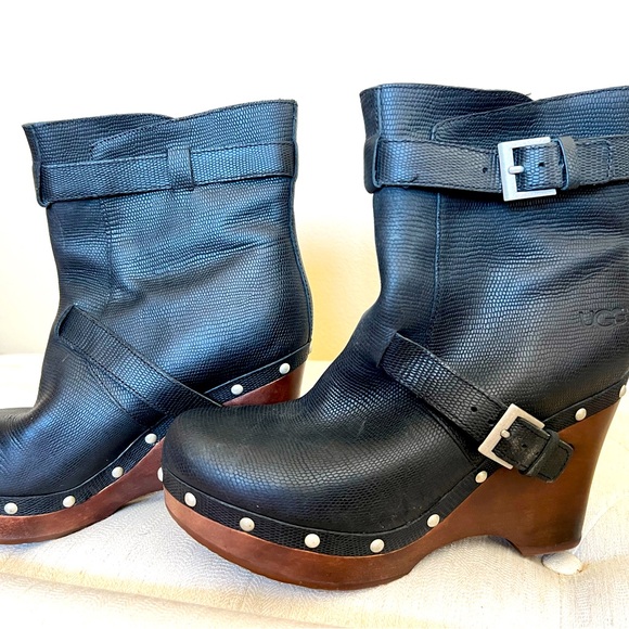 UGG Shoes - Like New Ugg Platform Boots